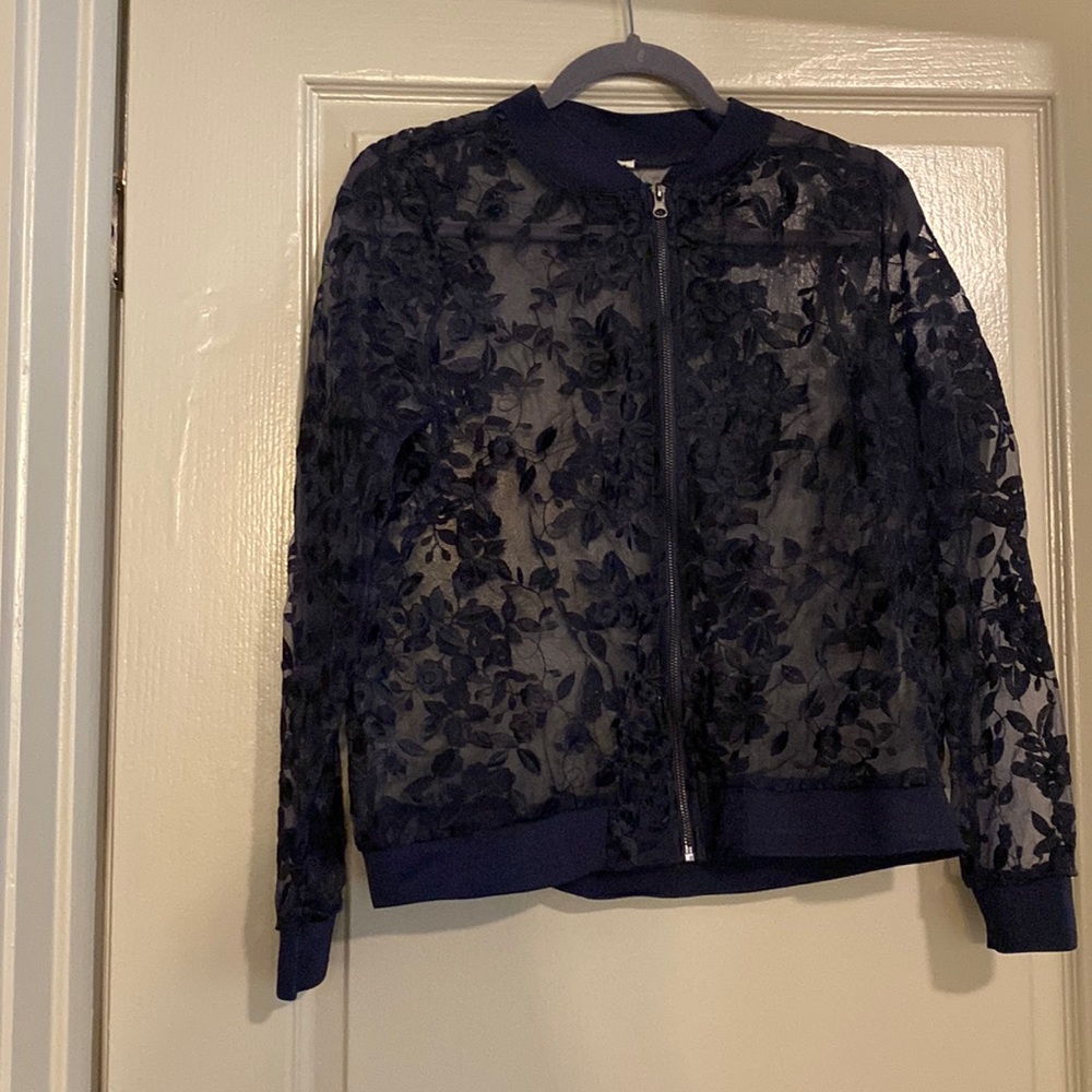 Opaque bomber jacket with navy floral details